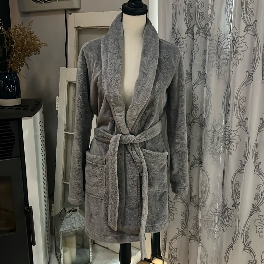 Abercrombie and Fitch cozy fluffy bathrobe